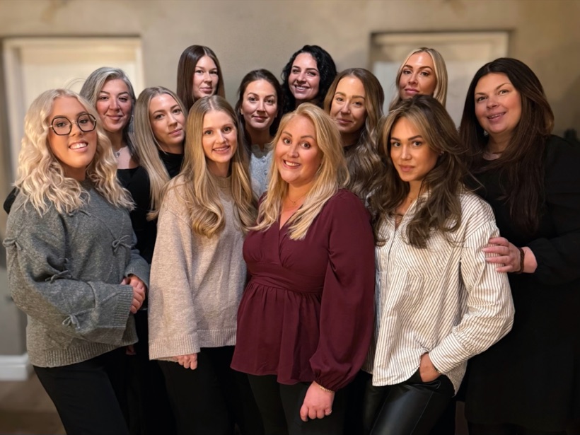 Teamet med frisörer och skönhetsterapeuter på Peach Stockholm